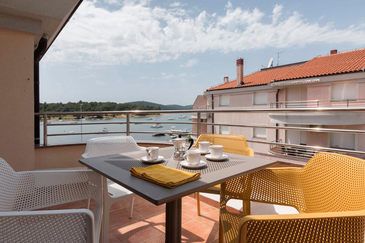 Seafront Apartment Gaby Medulin Exterior foto